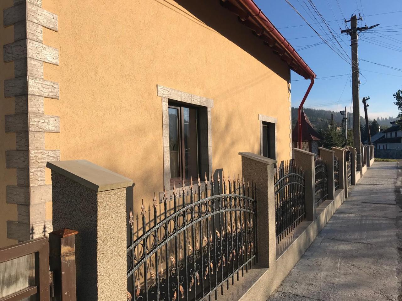 바마 Casa Cu Pitici 게스트하우스 외부 사진